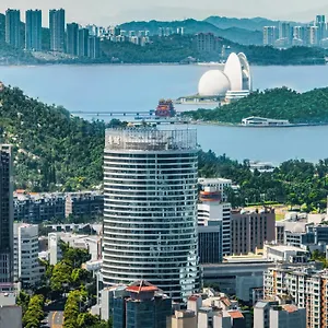 Hotel Crowne Plaza Center By Ihg - Offers Free One-way Shuttle To Chimelong Ocean Kingdom